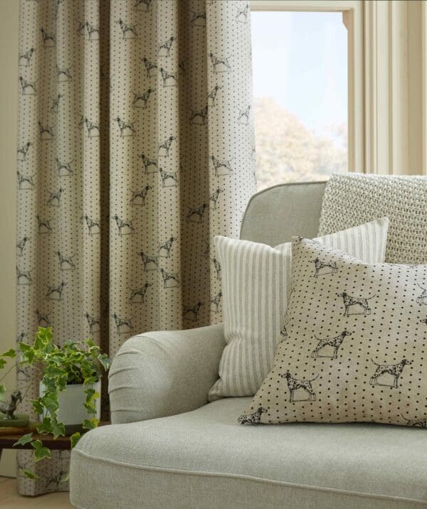 Emily Bond for Ashley Wilde Somerset Oscar Fabric