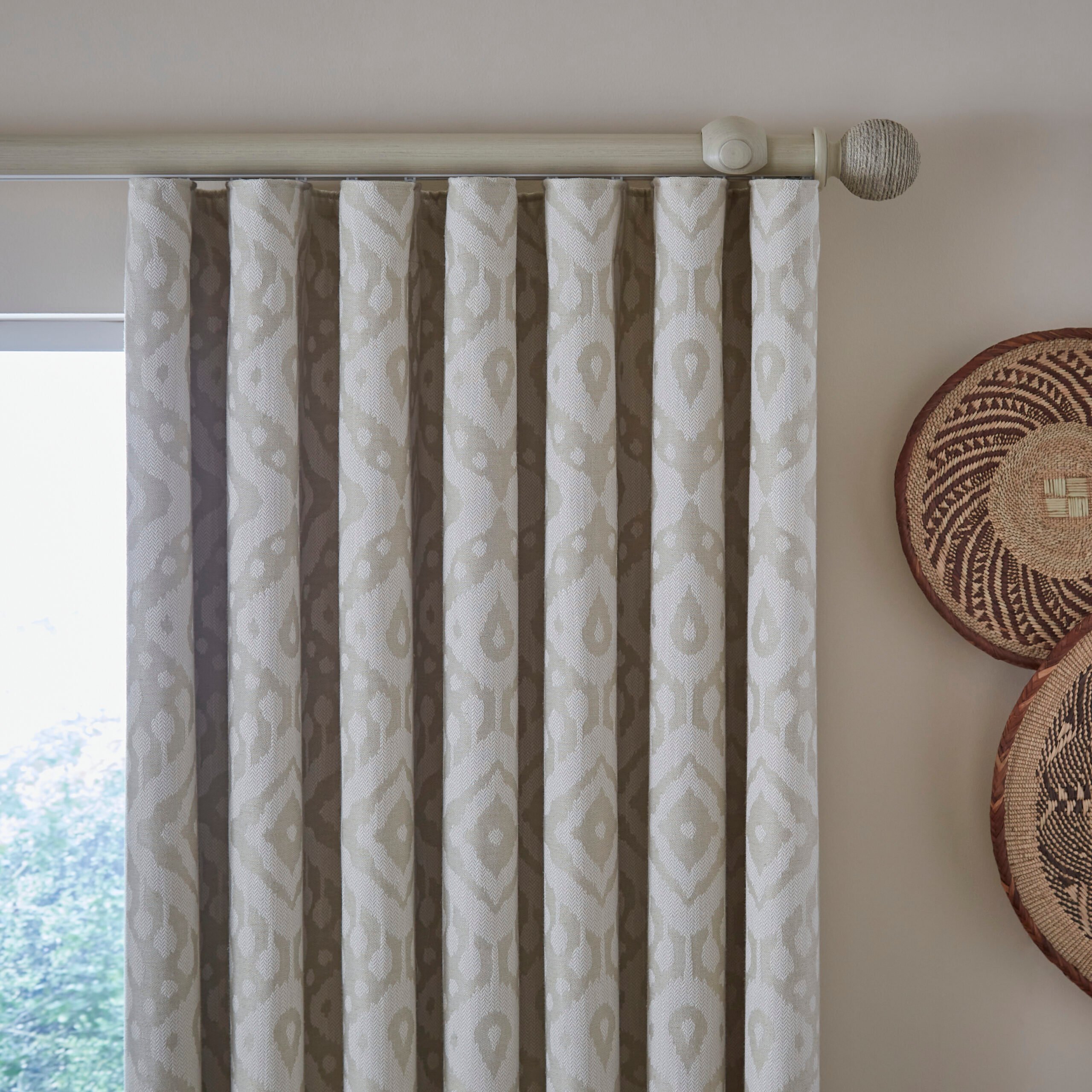 Wave Curtains – a stylish way to dress your window